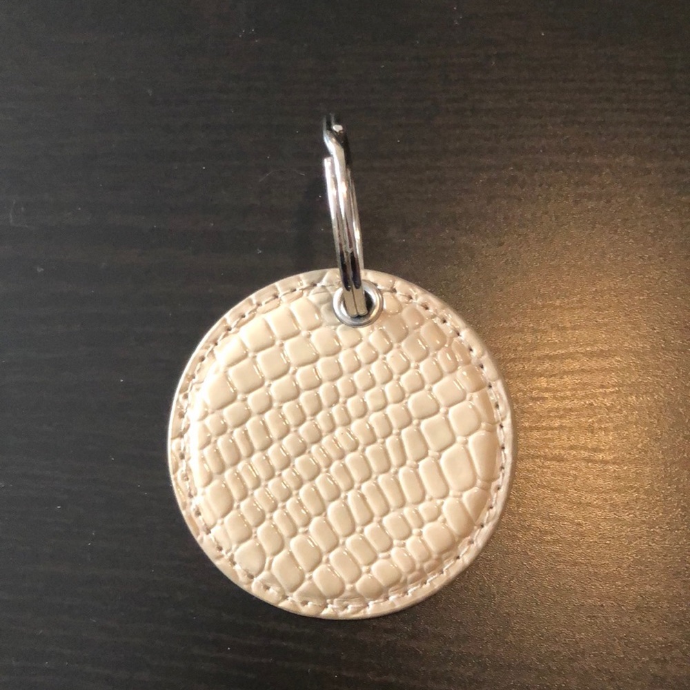 Cream keychain